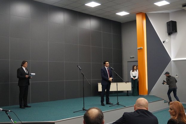 11 03 22 nekov.jpg 623x416 q85 crop subsampling 2 upscale